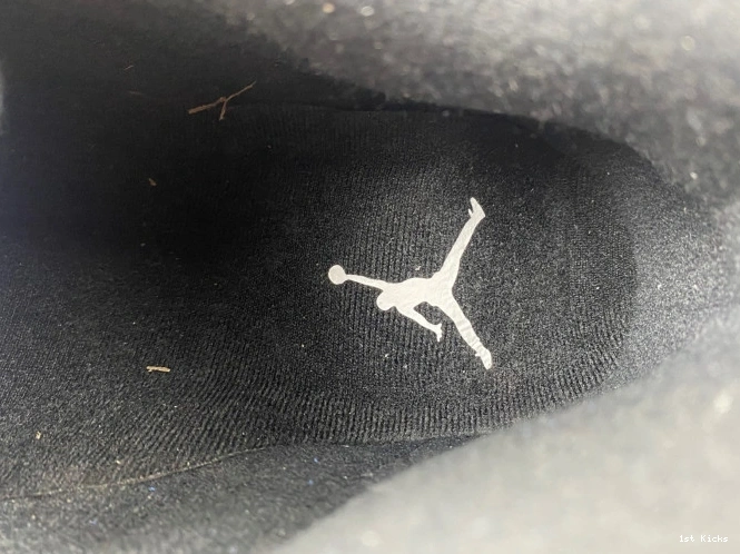 487471- 14 Retro Jordan 700 Laney ModernLook 1216